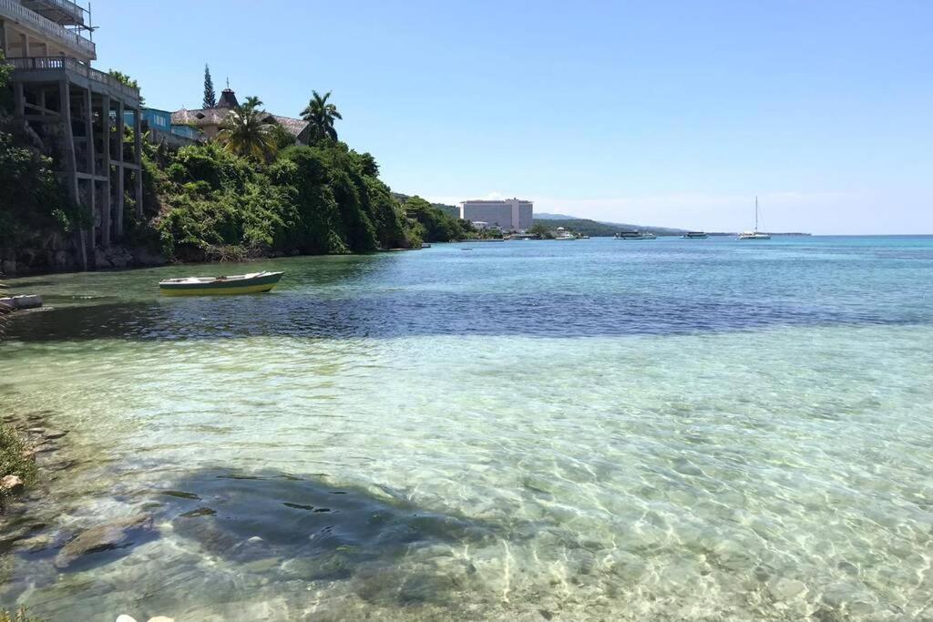 Contemporary Ocean View 2bed Carib Apartment Ocho Rios